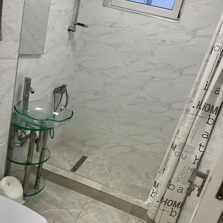 De Inchiriat Κονστάντζα